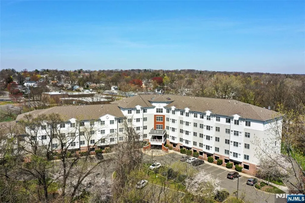189 Forest Avenue 108 Paramus, NJ 07652