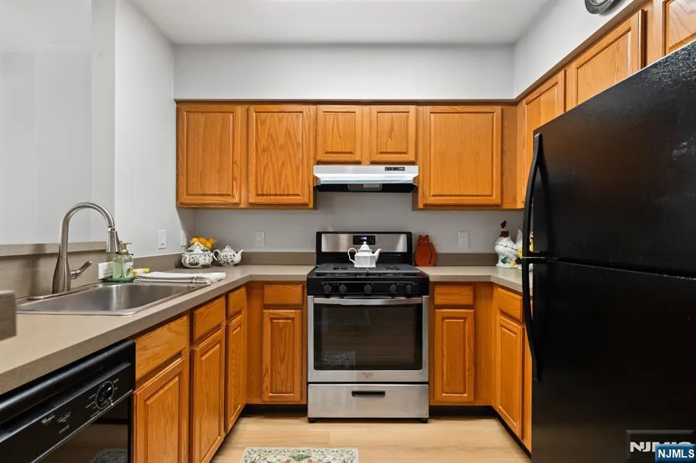 189 Forest Avenue 108 Paramus, NJ 07652