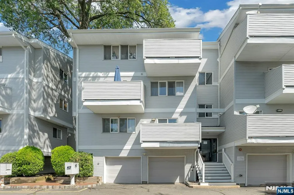 148 Main Avenue 142 Passaic, NJ 07055