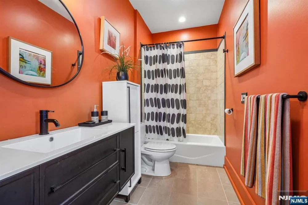 51-02 Greenwood Avenue 2A Montclair, NJ 07042