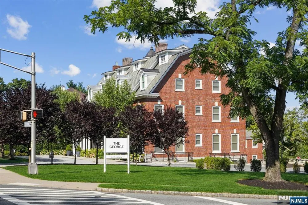 51-02 Greenwood Avenue 2A Montclair, NJ 07042