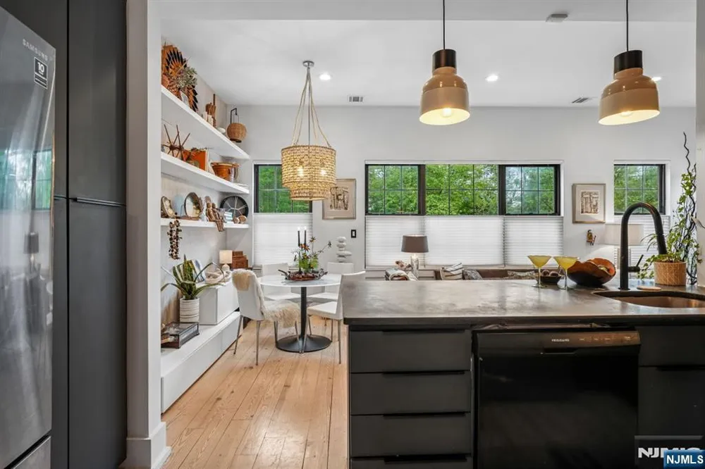 51-02 Greenwood Avenue 2A Montclair, NJ 07042