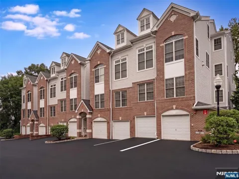 9 Goffle Brook Court 205