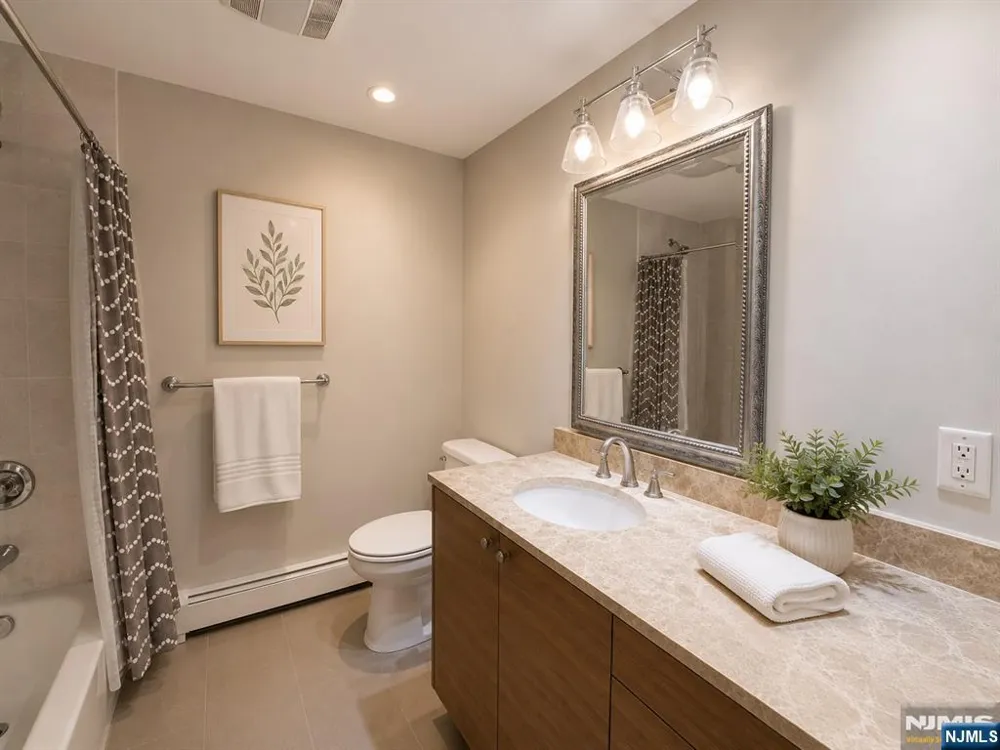 84 Colgate Avenue 1 Paramus, NJ 07652