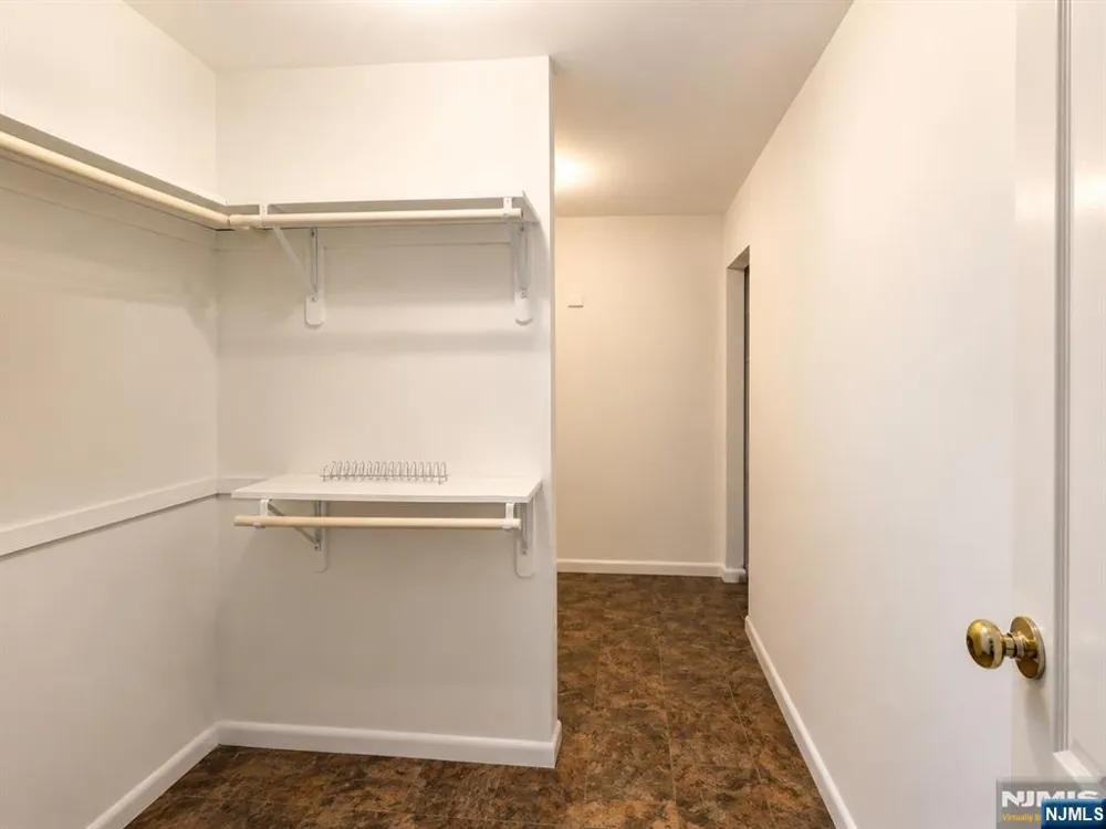 84 Colgate Avenue 1 Paramus, NJ 07652