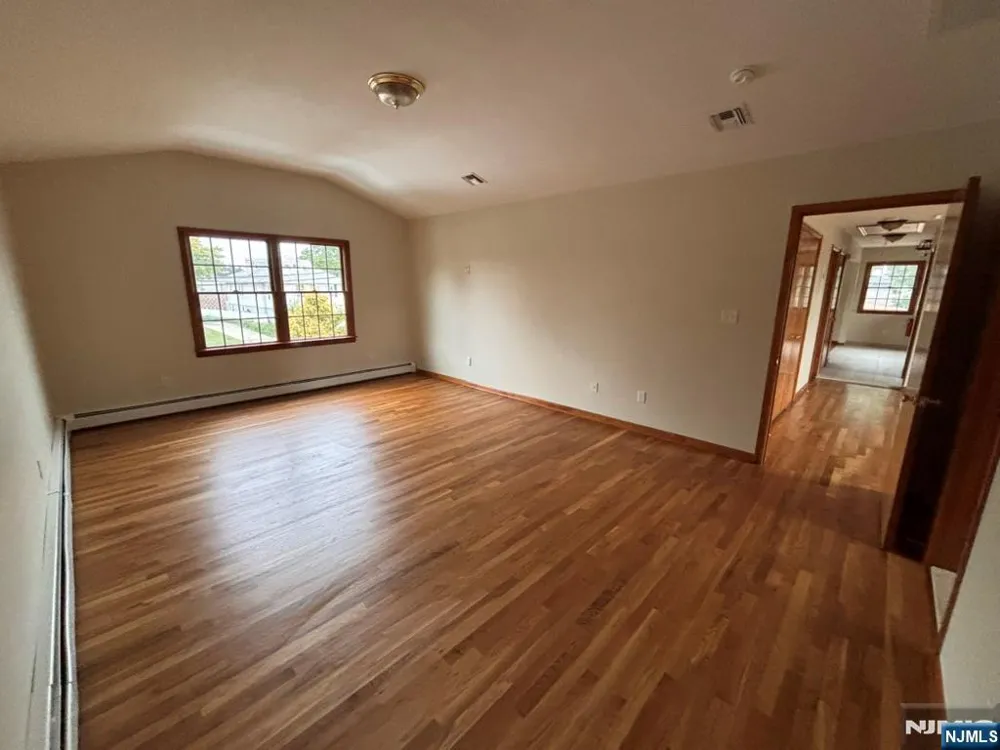 254 Phillips Avenue South Hackensack, NJ 07606