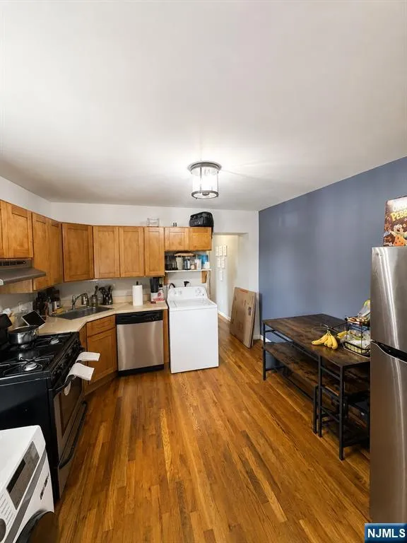 600 N 6th 5B 2nd Floor Newark, NJ 07107