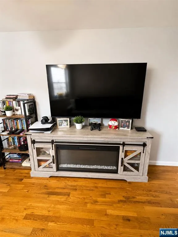 600 N 6th 5B 2nd Floor Newark, NJ 07107