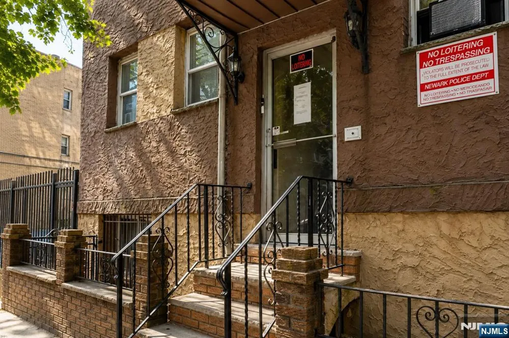 600 N 6th 5B 2nd Floor Newark, NJ 07107