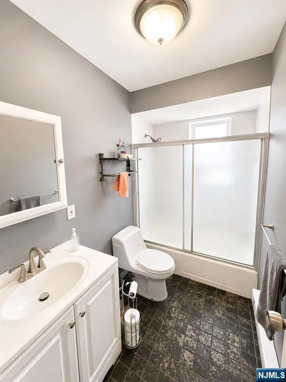 600 N 6th 5B 2nd Floor Newark, NJ 07107