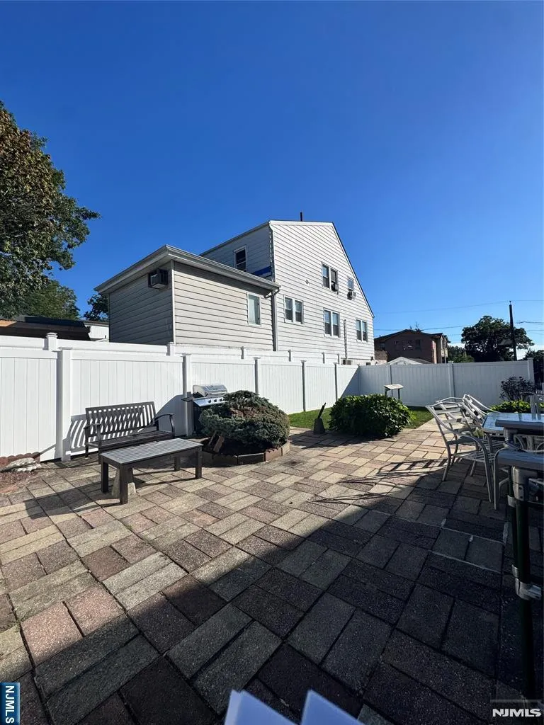 602 Studio Ridgefield, NJ 07657