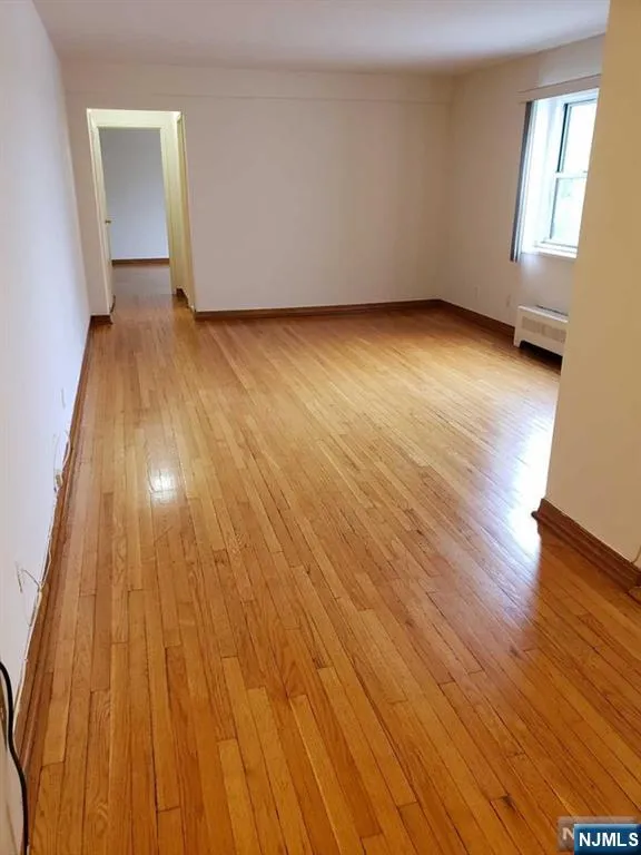 2205 N Central Road 5B Fort Lee, NJ 07024