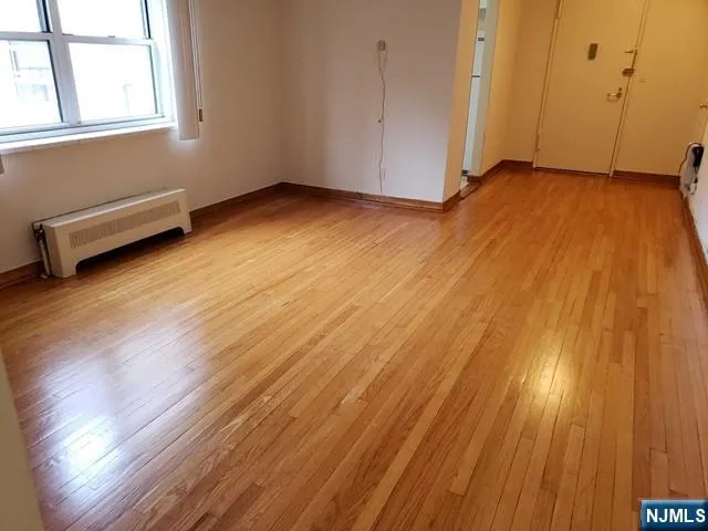 2205 N Central Road 5B Fort Lee, NJ 07024
