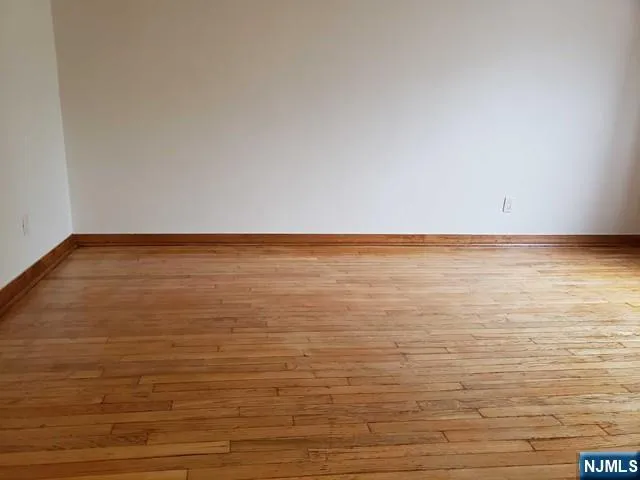 2205 N Central Road 5B Fort Lee, NJ 07024