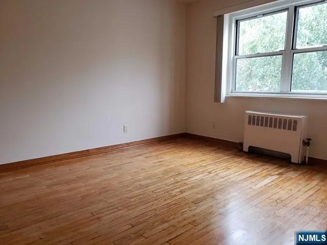 2205 N Central Road 5B Fort Lee, NJ 07024