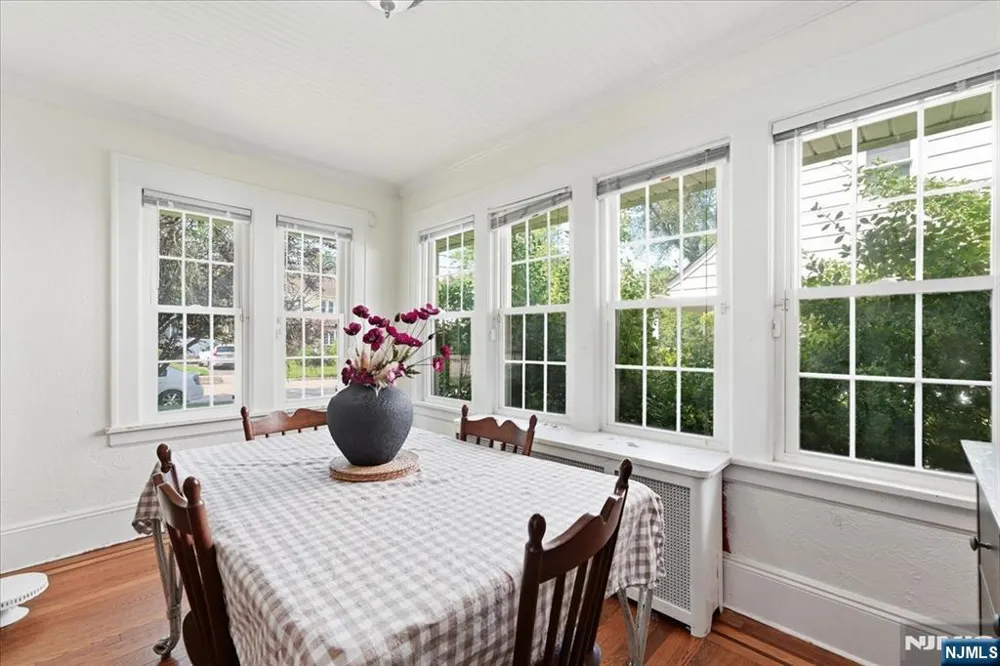 187 Kings Court Teaneck, NJ 07666