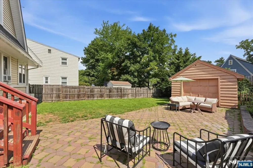 187 Kings Court Teaneck, NJ 07666