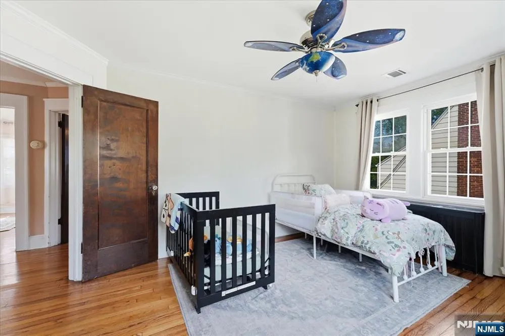 187 Kings Court Teaneck, NJ 07666
