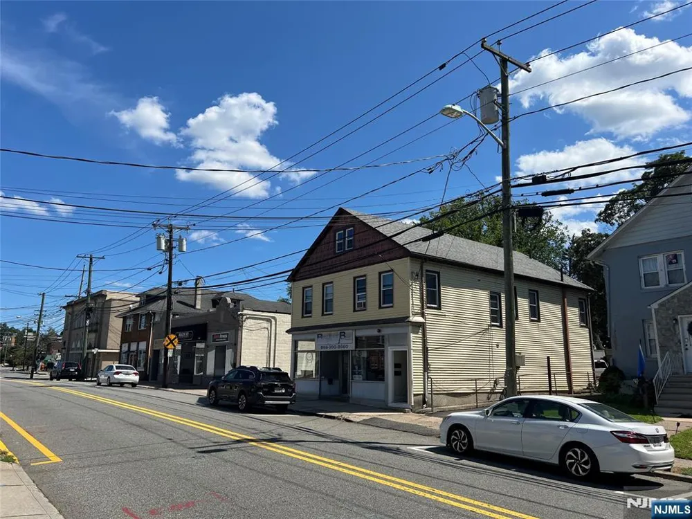 74 Main Street Bergenfield, NJ 07621