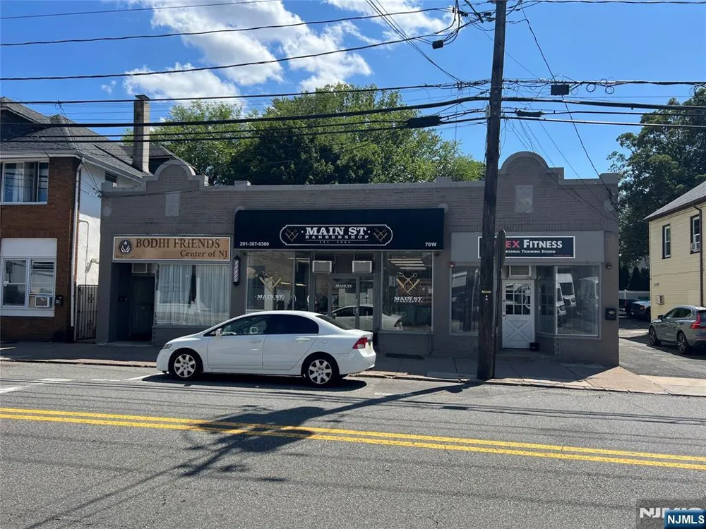 74 Main Street Bergenfield, NJ 07621
