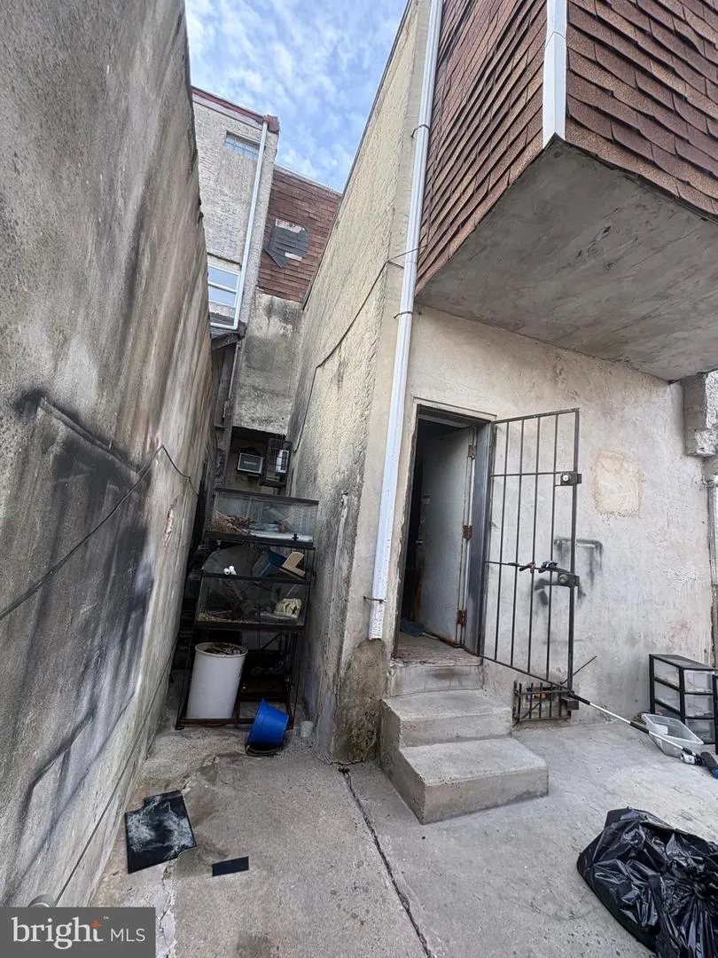 3049 5TH STREET Philadelphia, PA 19133