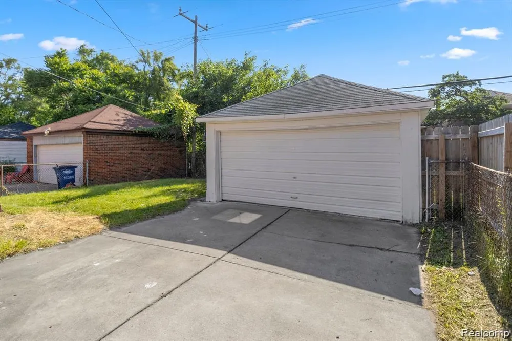 18050 WISCONSIN STREET Detroit City, MI 48221