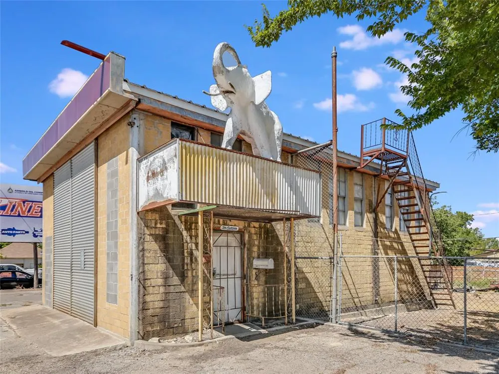 1018 Main Street Taylor, TX 76574