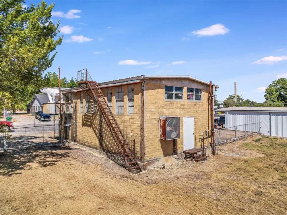 1018 Main Street Taylor, TX 76574