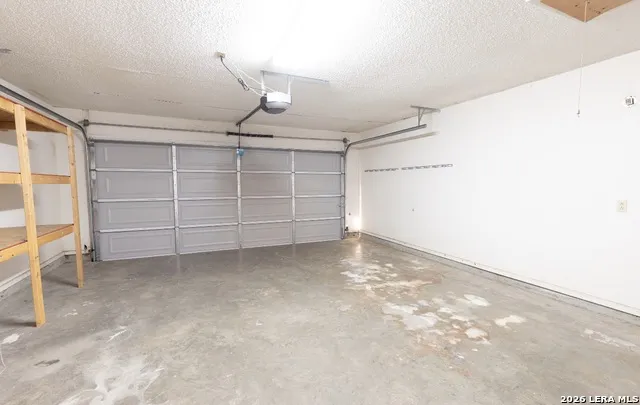 302 BAIN DR Devine, TX 78016