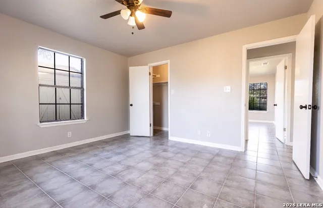 302 BAIN DR Devine, TX 78016