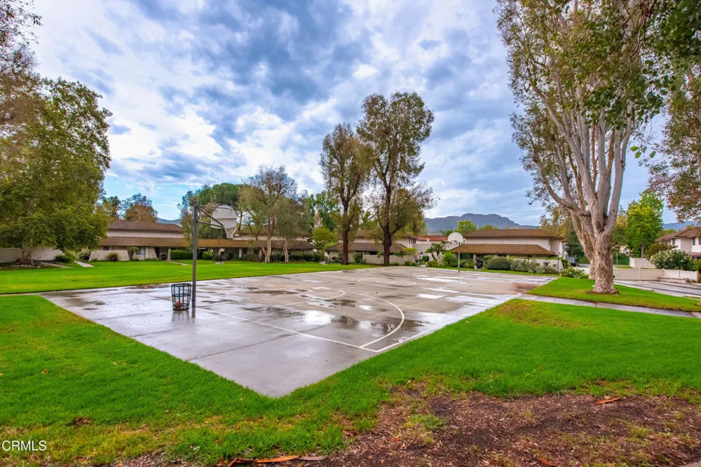 1124 Landsburn Circle Westlake Village, CA 91361