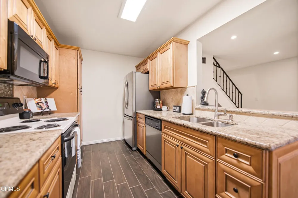 1124 Landsburn Circle Westlake Village, CA 91361