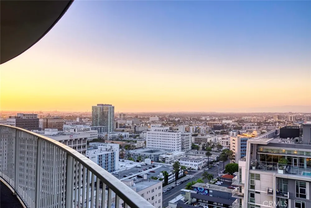 700 E Ocean Boulevard #2703 Long Beach, CA 90802