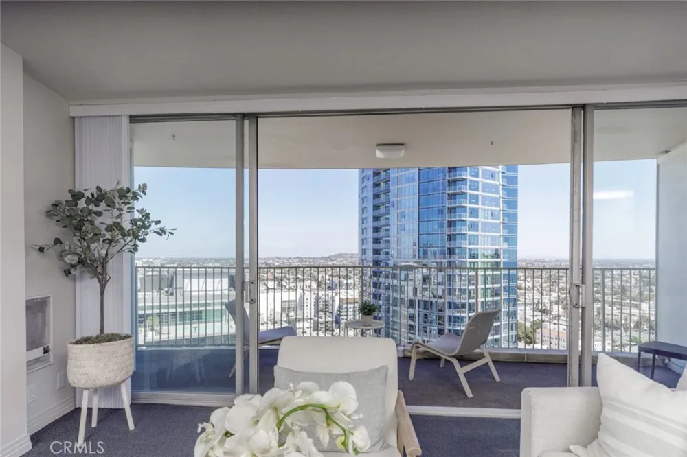 700 E Ocean Boulevard #2703 Long Beach, CA 90802
