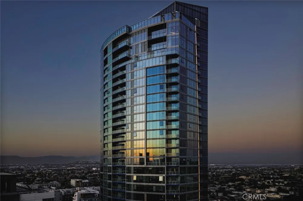 700 E Ocean Boulevard #2703 Long Beach, CA 90802