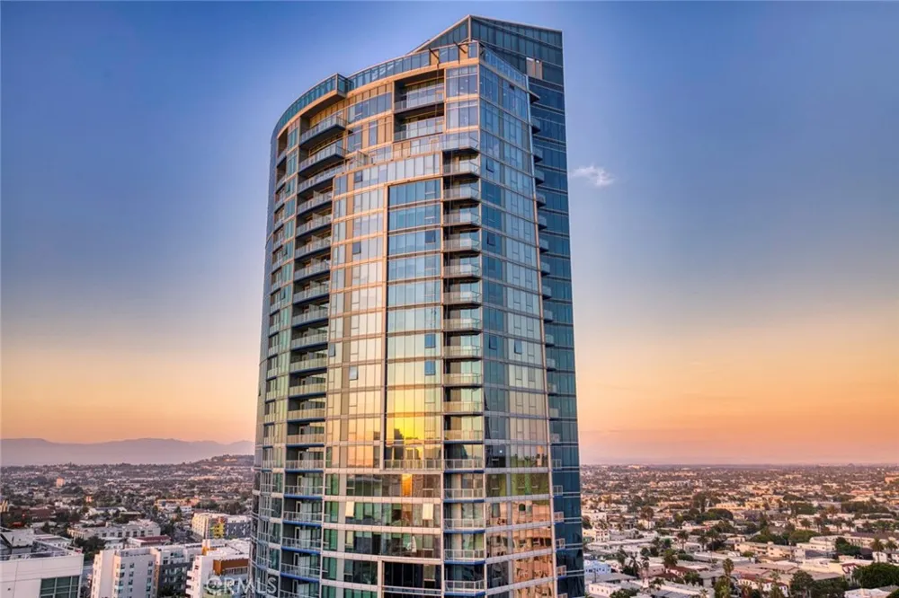 700 E Ocean Boulevard #2703 Long Beach, CA 90802