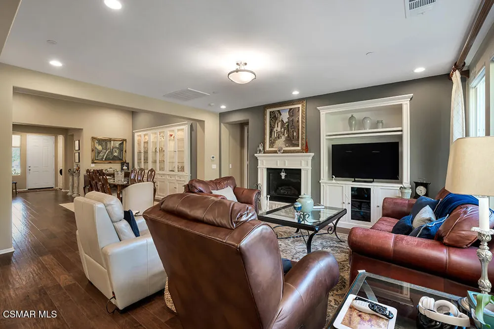 13849 Eaton Hollow Avenue Moorpark, CA 93021