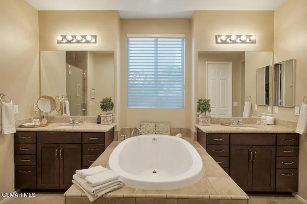 13849 Eaton Hollow Avenue Moorpark, CA 93021