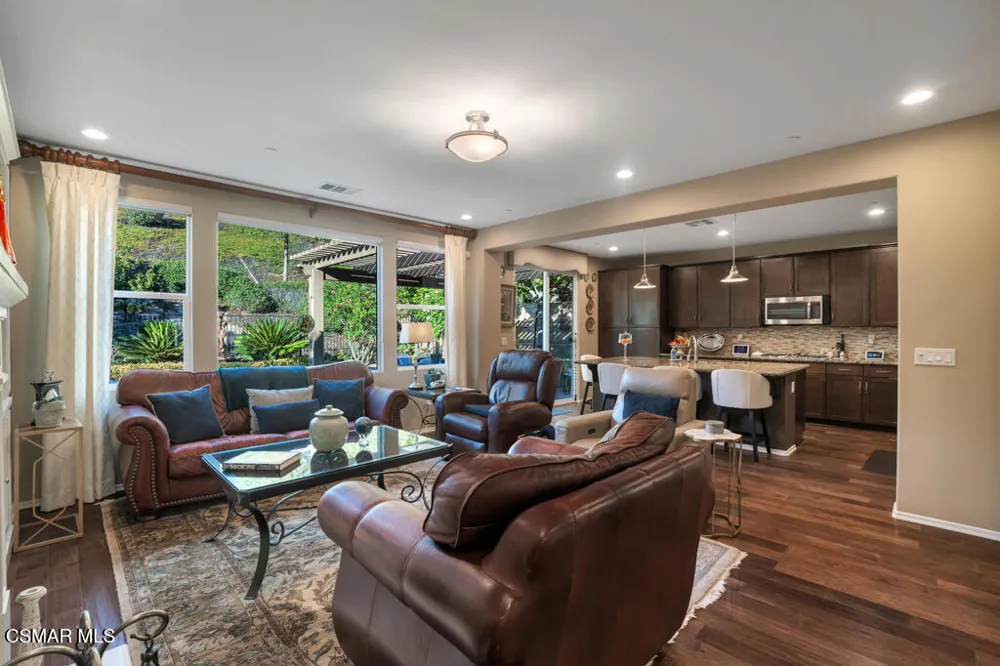 13849 Eaton Hollow Avenue Moorpark, CA 93021