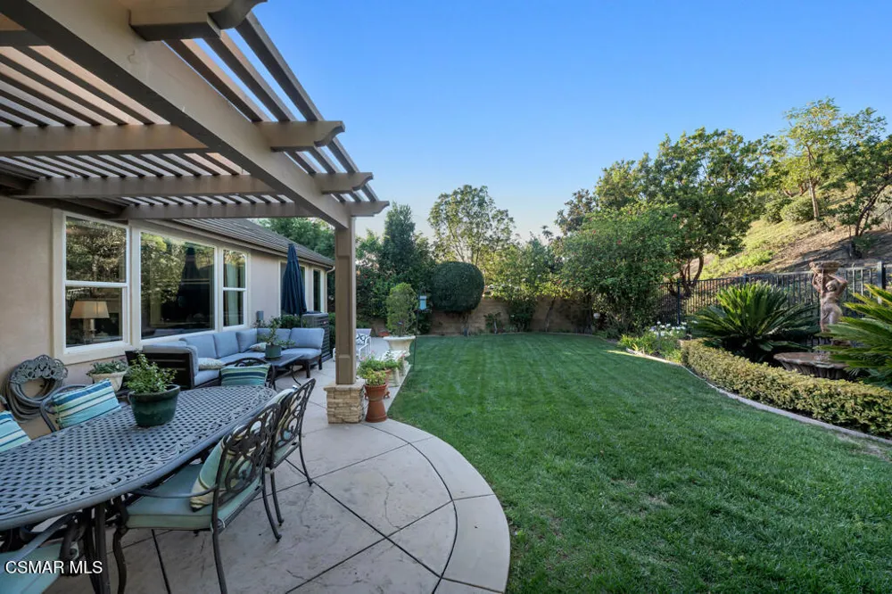 13849 Eaton Hollow Avenue Moorpark, CA 93021