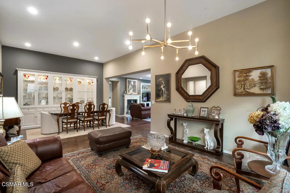 13849 Eaton Hollow Avenue Moorpark, CA 93021