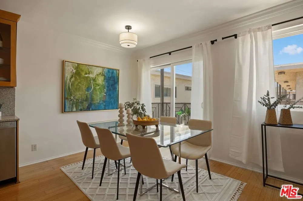 2721 2nd Street #205 Santa Monica, CA 90405