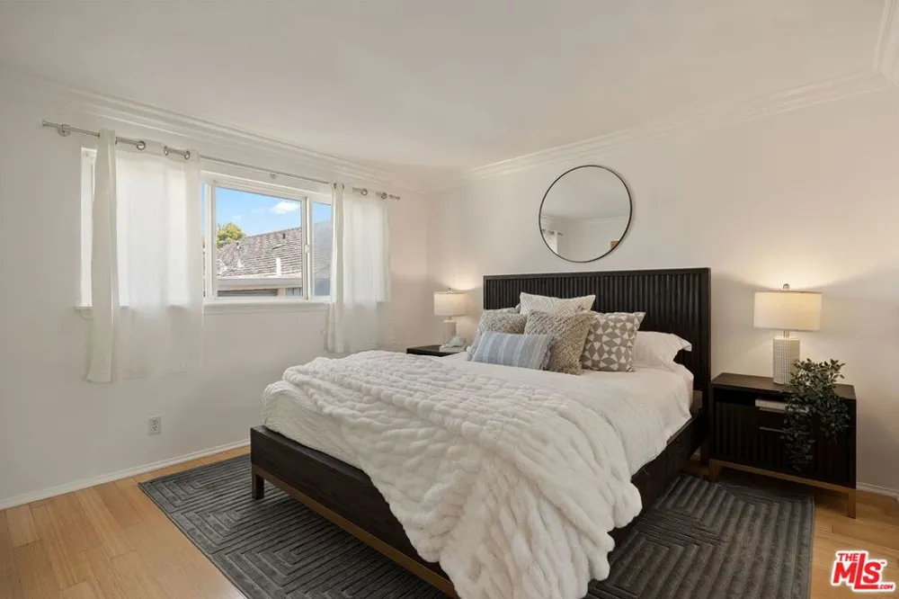 2721 2nd Street #205 Santa Monica, CA 90405