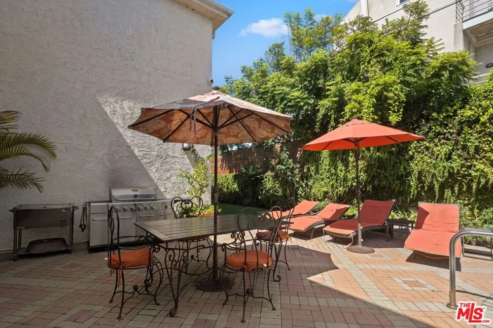 2721 2nd Street #205 Santa Monica, CA 90405