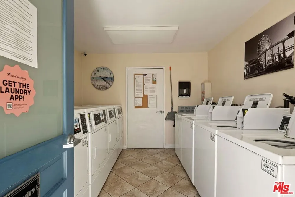 2721 2nd Street #205 Santa Monica, CA 90405