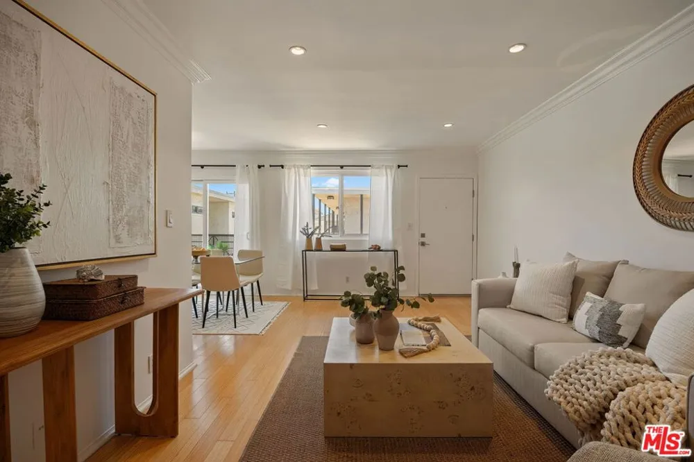 2721 2nd Street #205 Santa Monica, CA 90405