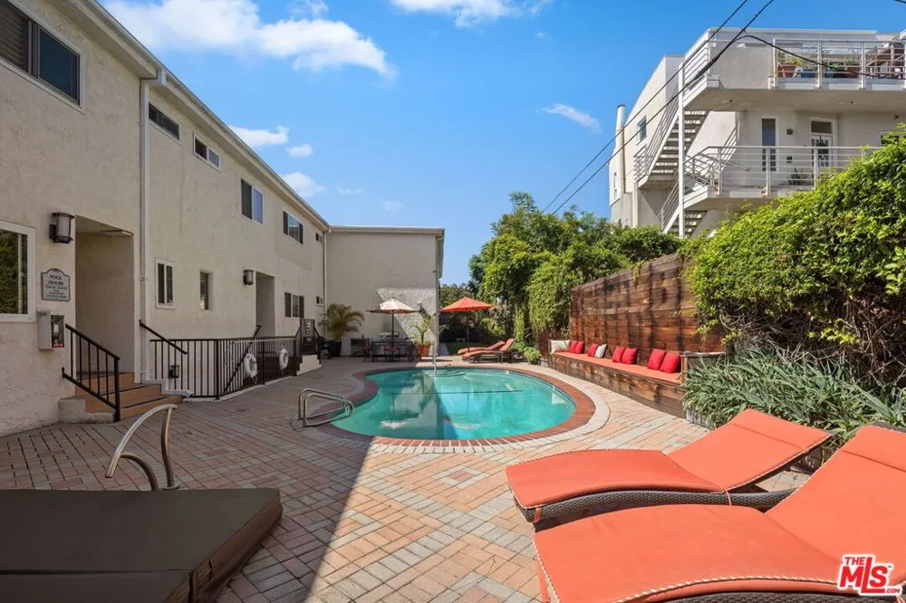 2721 2nd Street #205 Santa Monica, CA 90405