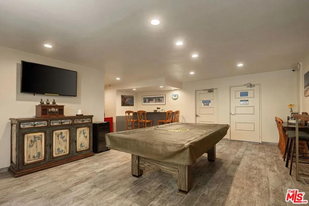 2721 2nd Street #205 Santa Monica, CA 90405