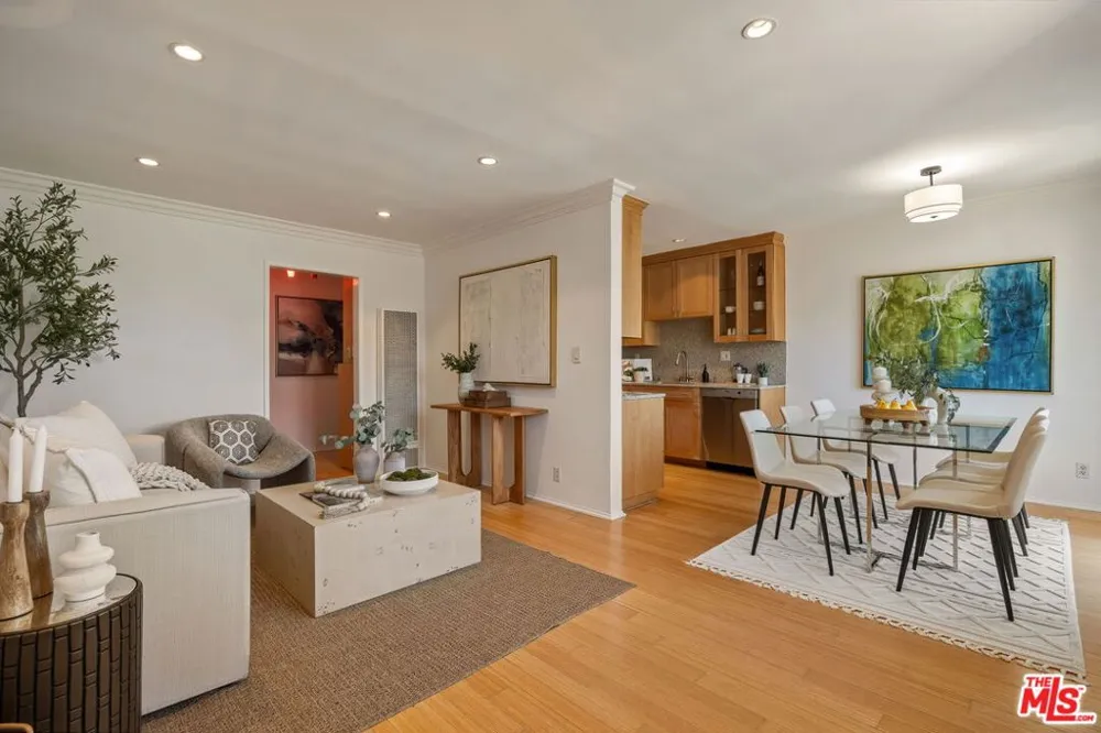 2721 2nd Street #205 Santa Monica, CA 90405