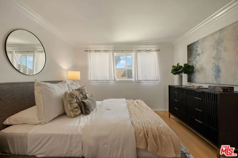 2721 2nd Street #205 Santa Monica, CA 90405